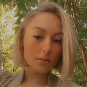 Meet your Posher, Daniela